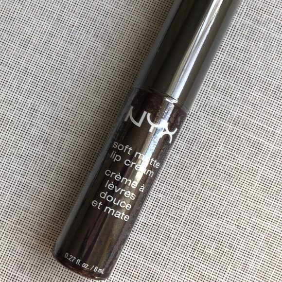 NWT makeup. covergirl concealer, NYX lip cream in black, maybelline mascara - Picture 3 of 5